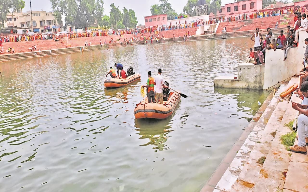 बिहार में महादेव को जल चढ़ाने से पहले पानी में समायी कई जिंदगी, उफनाई नदियों में डूबने से लोगों की मौत