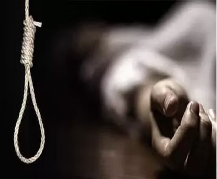 दहेज प्रताड़ना का शिकार विवाहिता ने खाया ज़हर, फांसी लगाकर आत्महत्या, ससुराल वाले फरार!