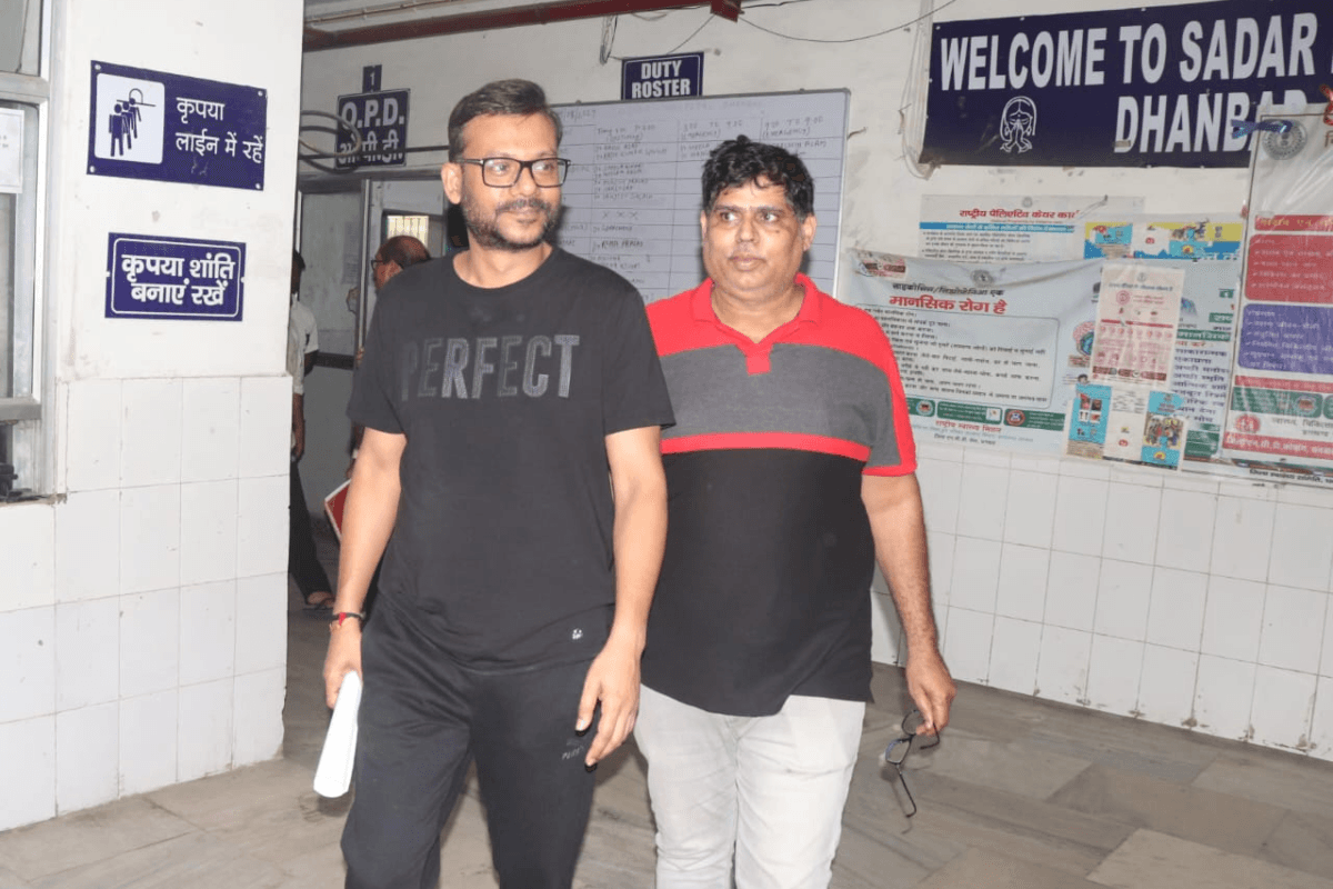 CBI Raid In Dhanbad: सीबीआई का धनबाद में एक्शन जारी, इनकम टैक्स अफसर से लेकर बड़े व्यापारियों के ठिकानों पर छापेमारी