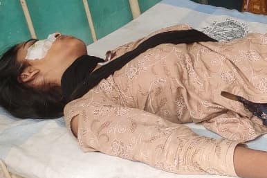 छात्रा को ट्रैक्टर ने मारी ठोकर, रेफर
