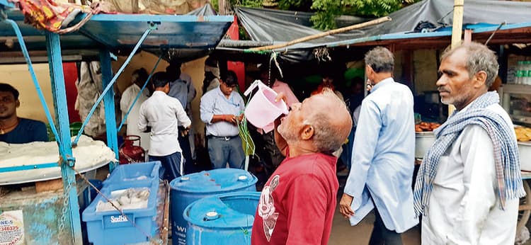 अमृत मित्र की जांच रिपोर्ट में कई मुहल्लों का पानी मिला है गंदा