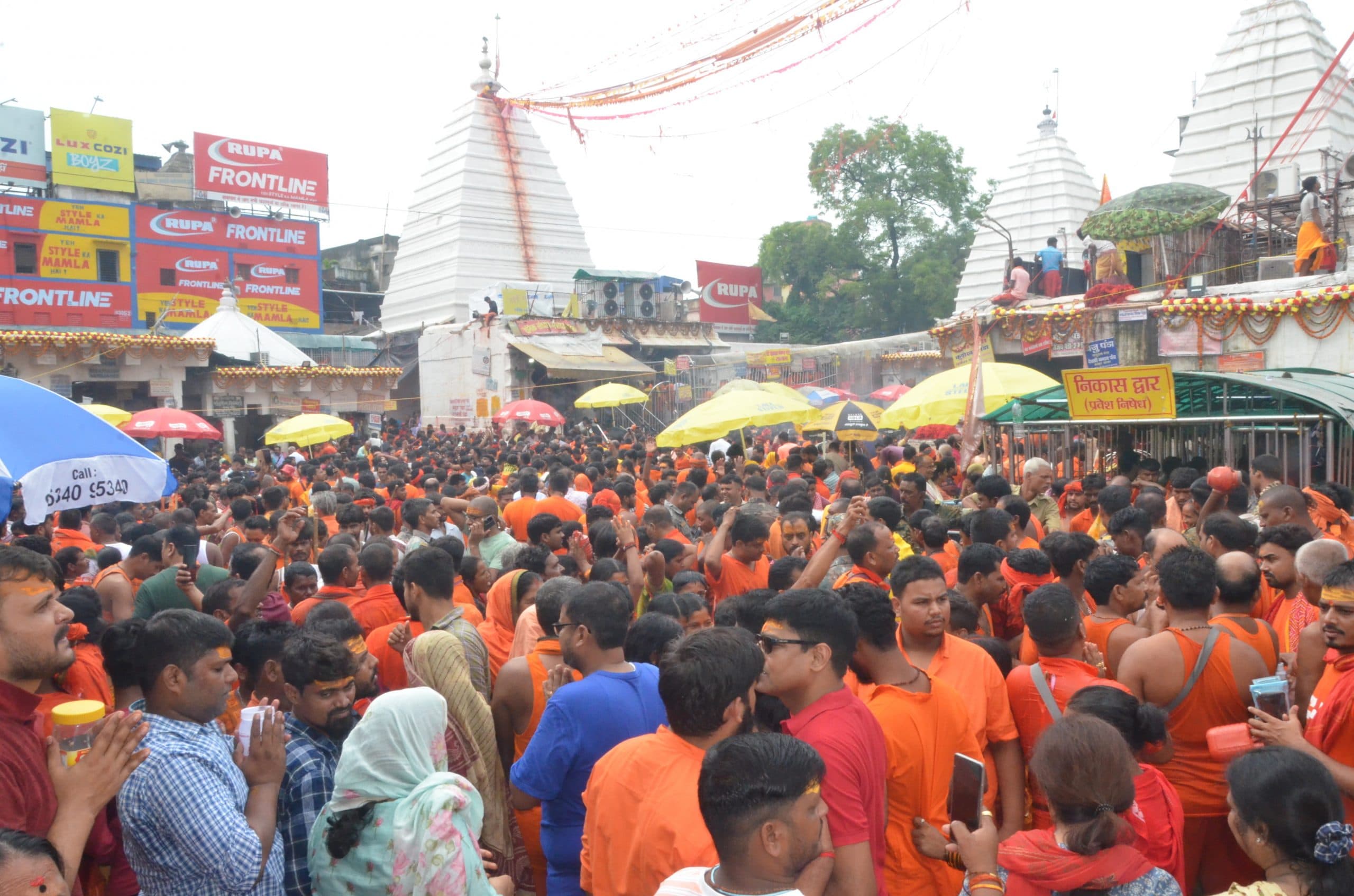 बाबाधाम में 1.58 लाख श्रद्धालुओं ने किया जलाभिषेक