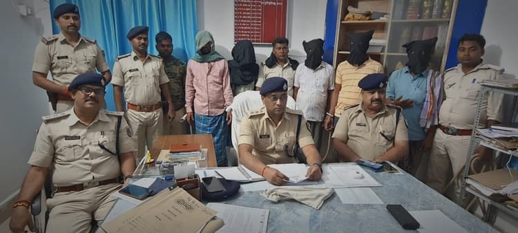 घरवालों ने ही युवती का शव छिपाने के उद्देश्य से दबा दिया था जमीन में