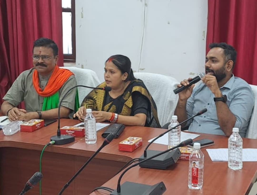 21 महापुरुषों के प्रतिमाओं का निजी संस्था करेगी देखरेख