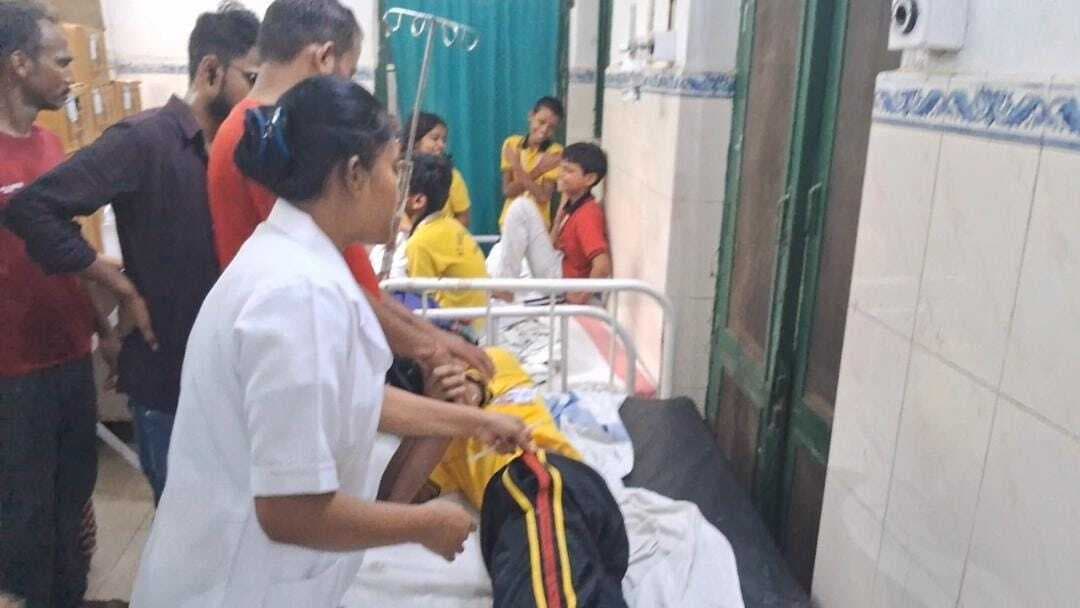 सहपाठी ने स्कूल में खोला बैग, कई बच्चे हो गये बीमार