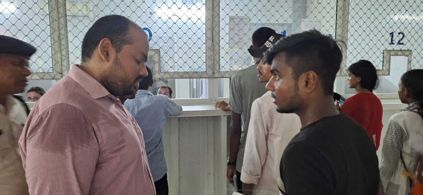 डीएम ने डीआरसीसी का किया औचक निरीक्षण, मौजूद बच्चों से ली जानकारी