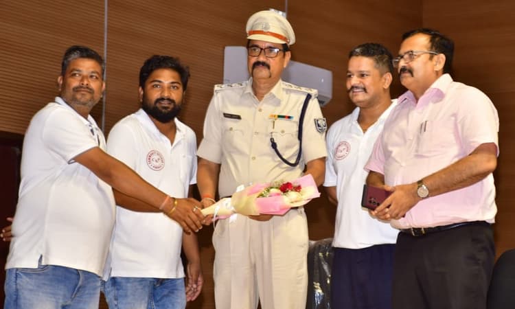 रात में लाचार लोगों की भूख मिटाता है पूर्णिया का कम्युनिटी किचन