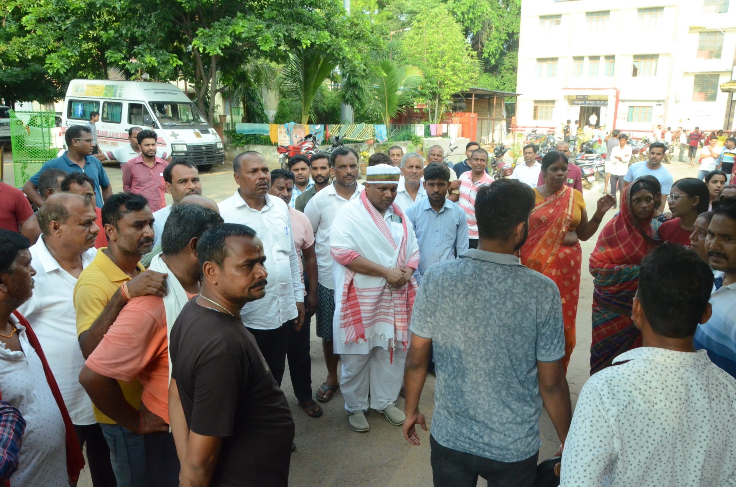 स्कॉर्पियो से कुचलकर बाइक सवार एलआइसी एजेंट की मौत