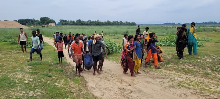 तीन दिनाें से लापता व्यक्ति का मिला शव