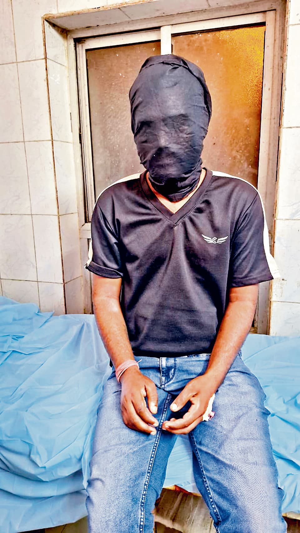 Crime News : अधिवक्ता हत्याकांड का मुख्य आरोपी मुठभेड़ में घायल