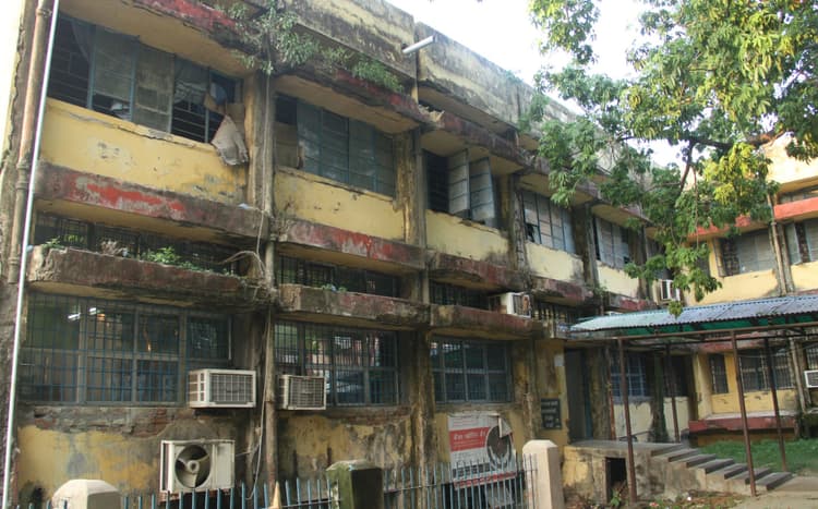 ओपीडी सर्जरी विभाग के कई हिस्से क्षतिग्रस्त, कर्मियों में भय