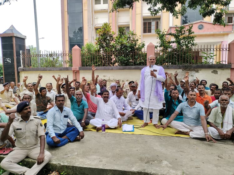 गृह रक्षकों के 21 सूत्री मांगों को लागू करे सरकार