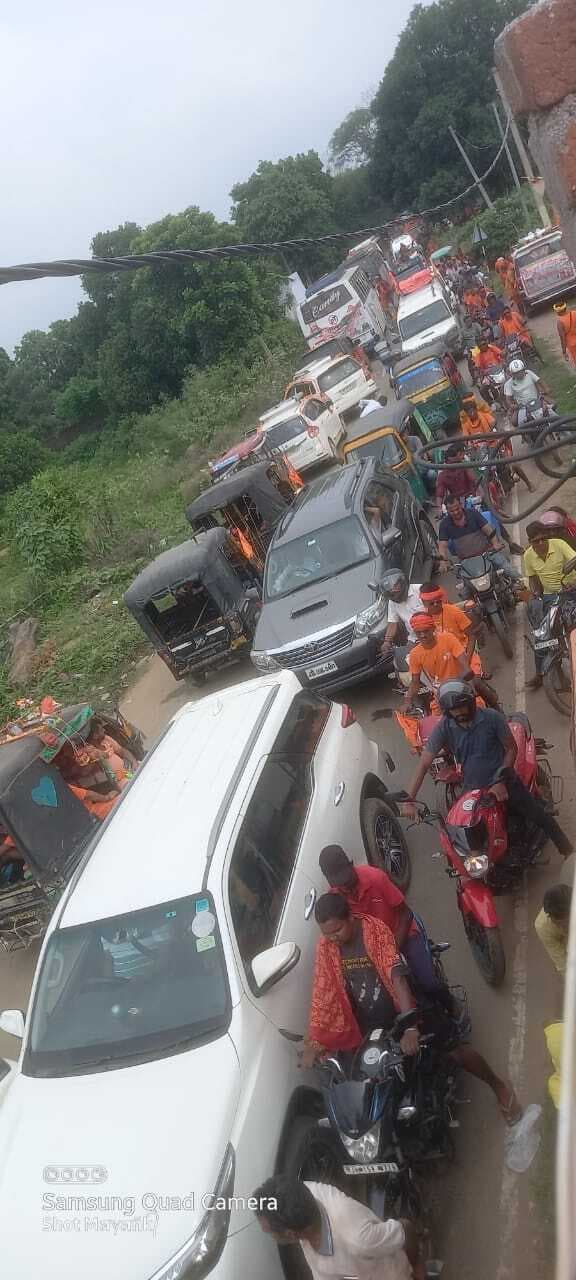 चांदन-देवघर मार्ग पर सोमवार को भी जाम से नहीं मिली राहत