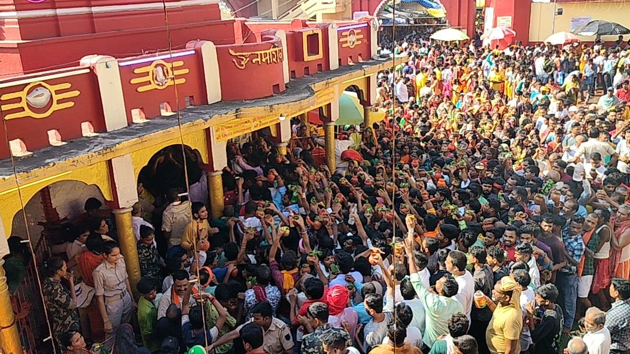 हर हर महादेव से गुंजित हुआ विद्यापतिधाम उगना शिवालय