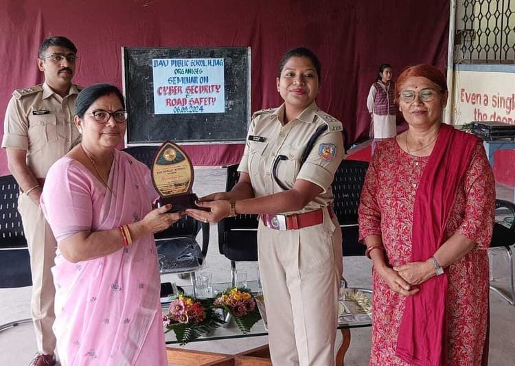 अनजान कॉल और लिंक पर नहीं दें ध्यान : डीएसपी