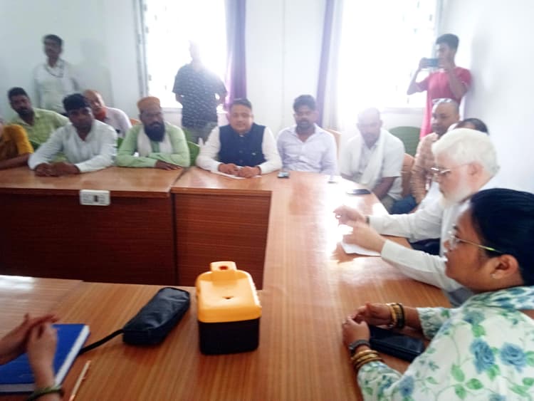 बिजली विभाग आपूर्ति करे दुरुस्त तब लगाने देंगे स्मार्ट मीटर