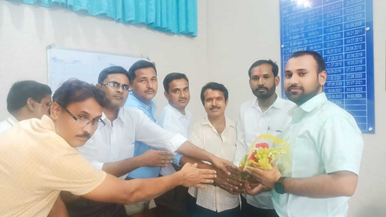 सहायक अध्यापक संघ ने नये डीएसइ का किया स्वागत