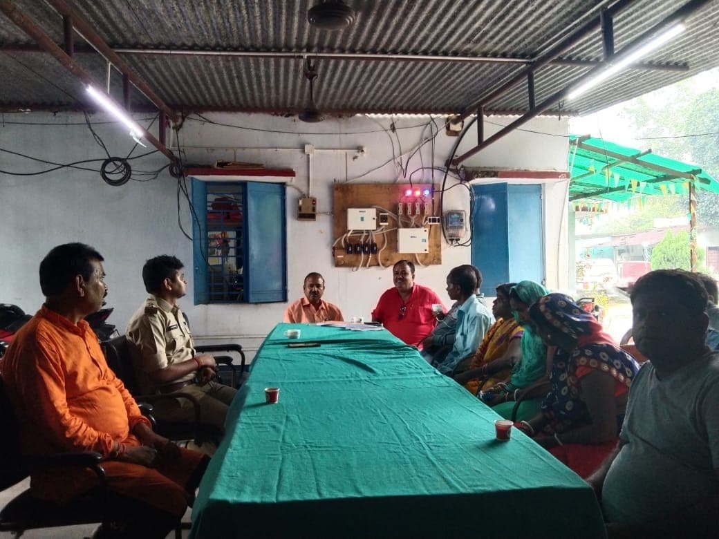 जनता दरबार में तीन मामले का किया गया निबटारा