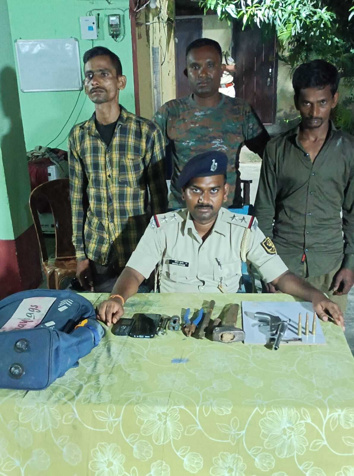 अपराध की योजना बना रहे दो अपराधी हथियार के साथ गिरफ्तार