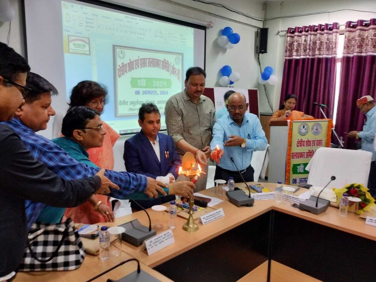 वैज्ञानिकाें ने जाना, किसानों को क्या हो रही समस्या