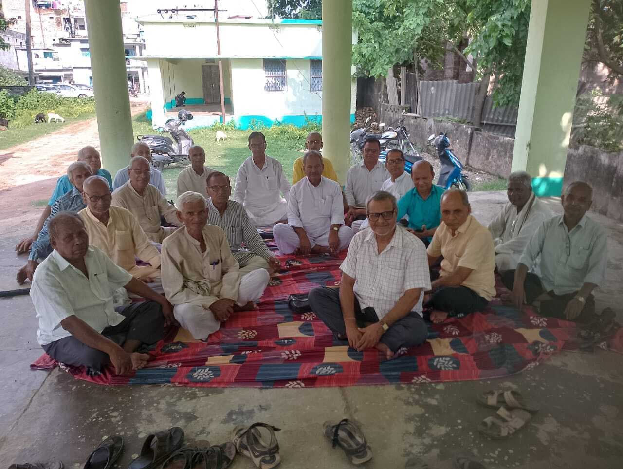 बिहार पेंशनर समाज की बैठक में सुविधा बहाल करने की मांग