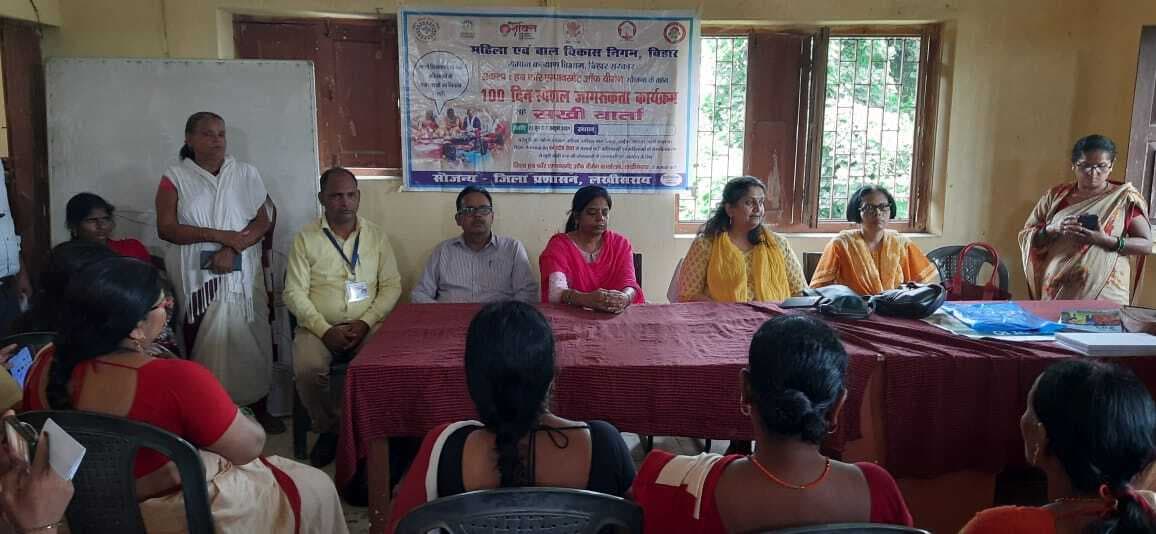 देसी शराब के साथ महिला समेत दो तस्कर गिरफ्तार