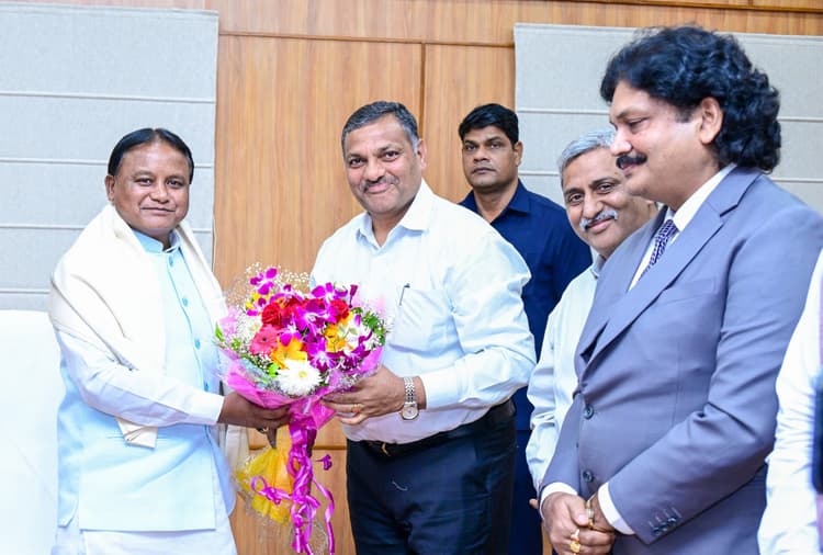 केंद्रीय कोयला सचिव से मुलाकात में बोले सीएम-युवाओं को मिले रोजगार, प्रदूषण कम किया जाये