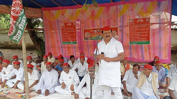 बिहार में माफिया व अधिकारियों की सरकार : सपा