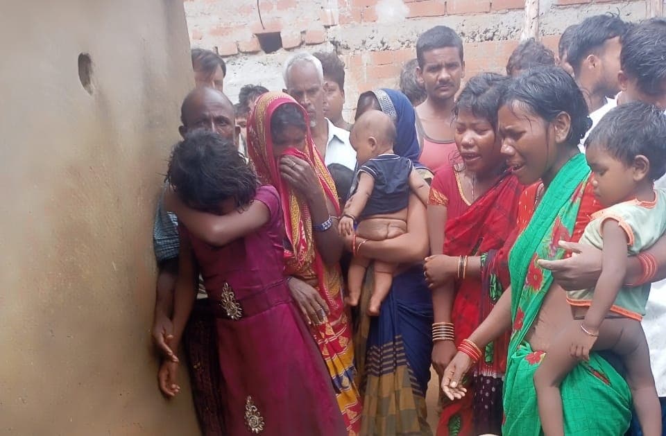 वज्रपात से व्यक्ति की मौत, परिजनों में शोक