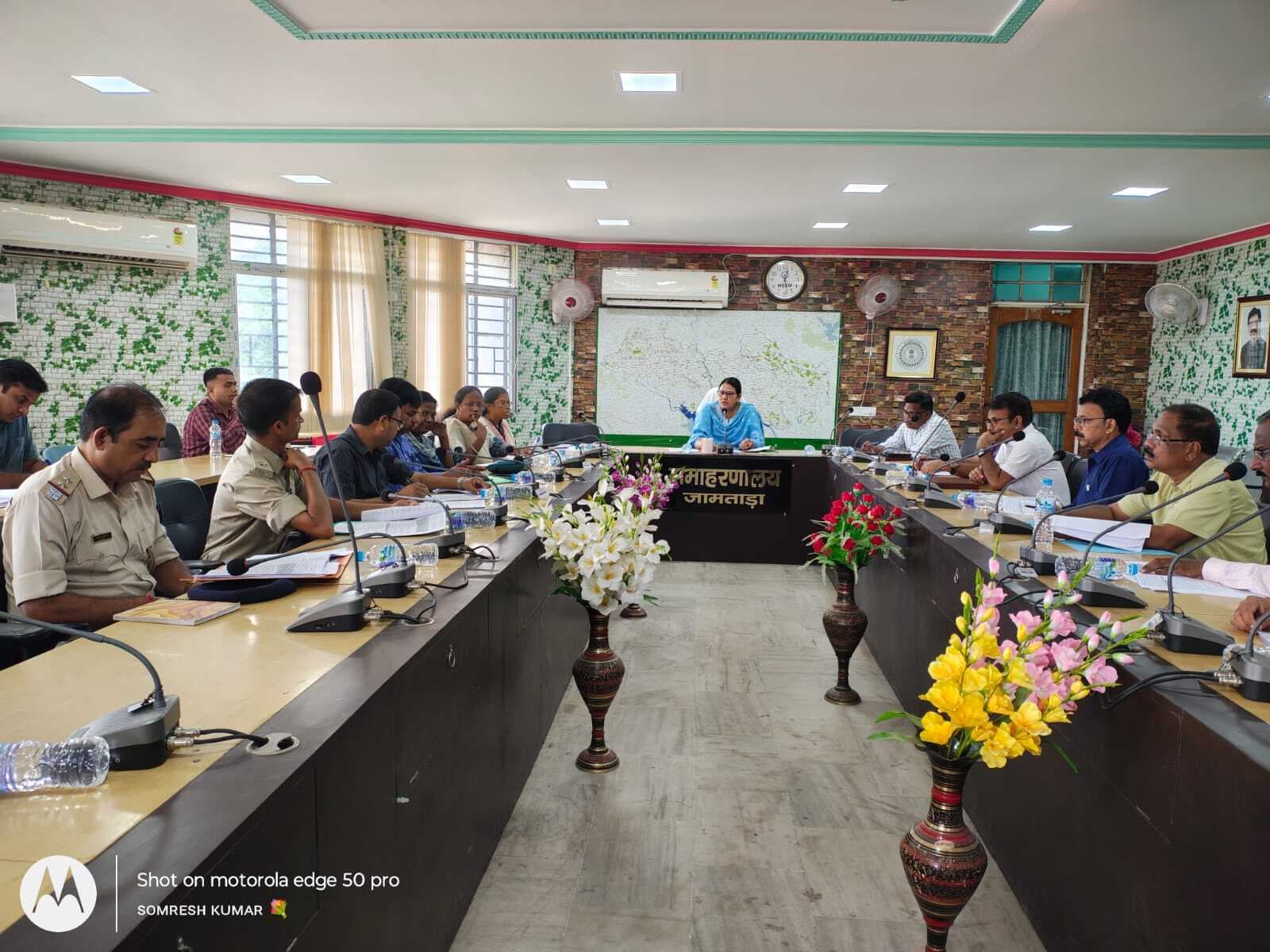 राष्ट्रीय त्योहार पर उचित ड्रेस कोड का पालन करें अधिकारी : डीसी