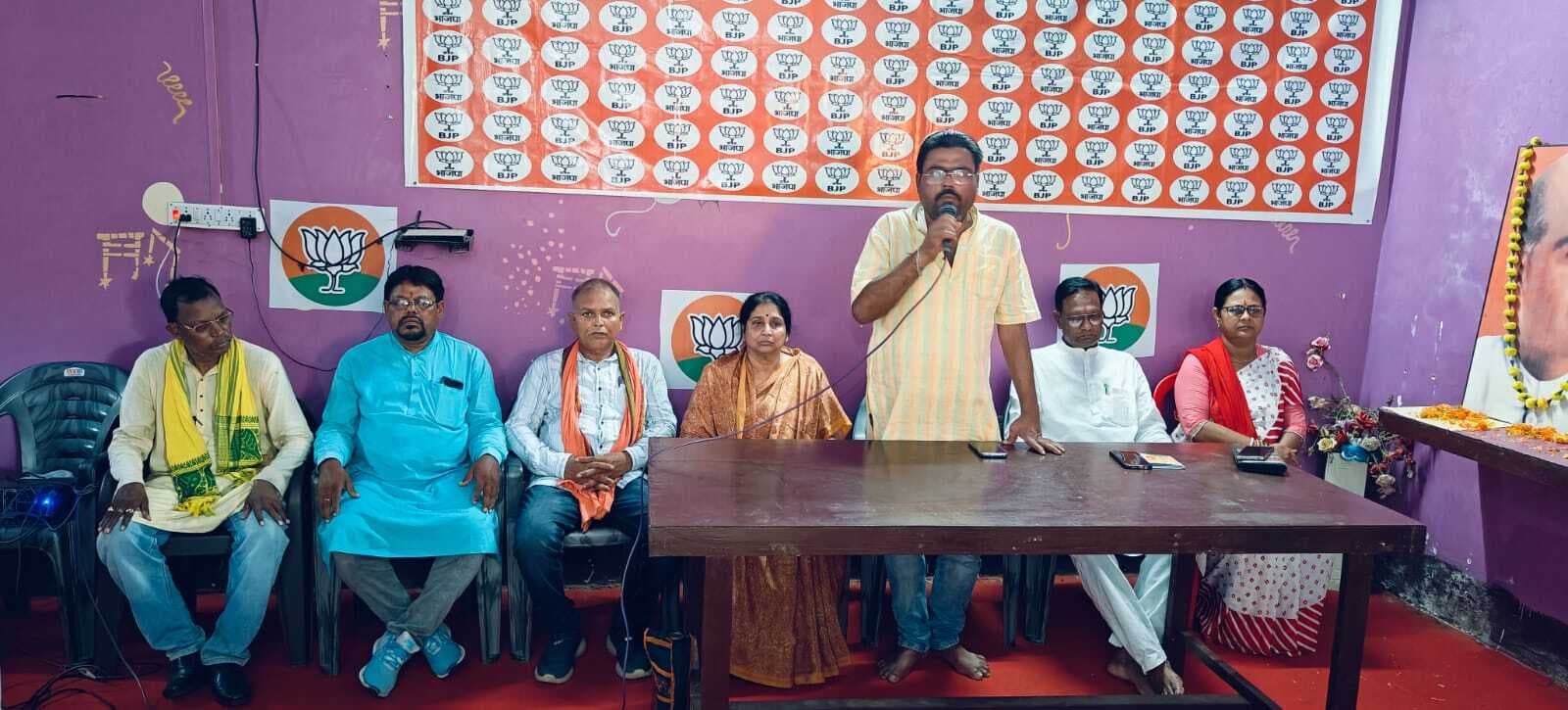 भाजपा जिला अध्यक्ष अमृत पांडे की कार्यशैली के खिलाफ कार्यकर्ताओं ने खोला मोर्चा