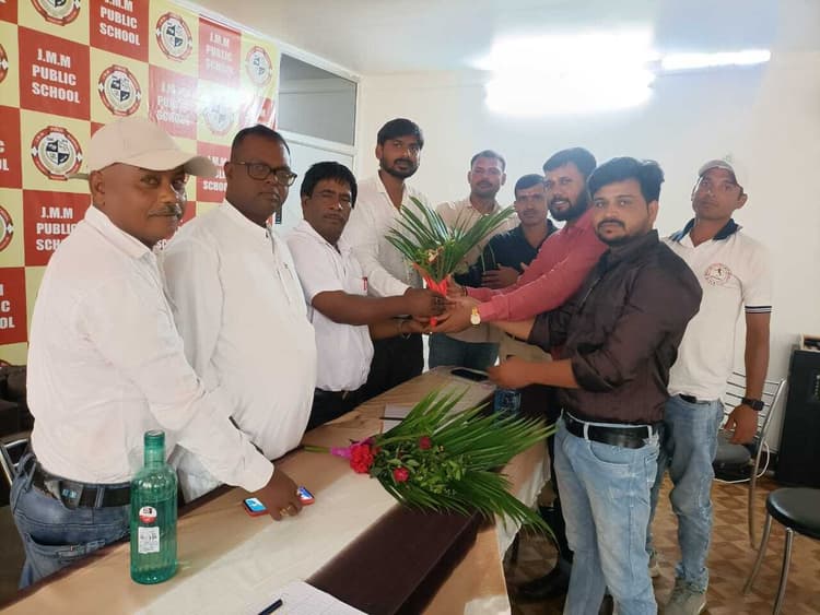 प्राइवेट स्कूल संगठन के प्रखंड अध्यक्ष बने राजन