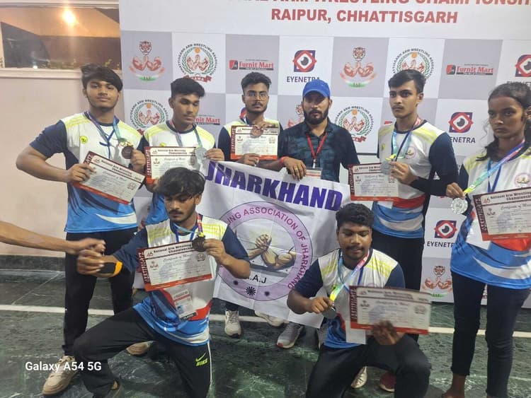 आर्म रेसलिंग में शहर के सुजल को मिला रजत पदक