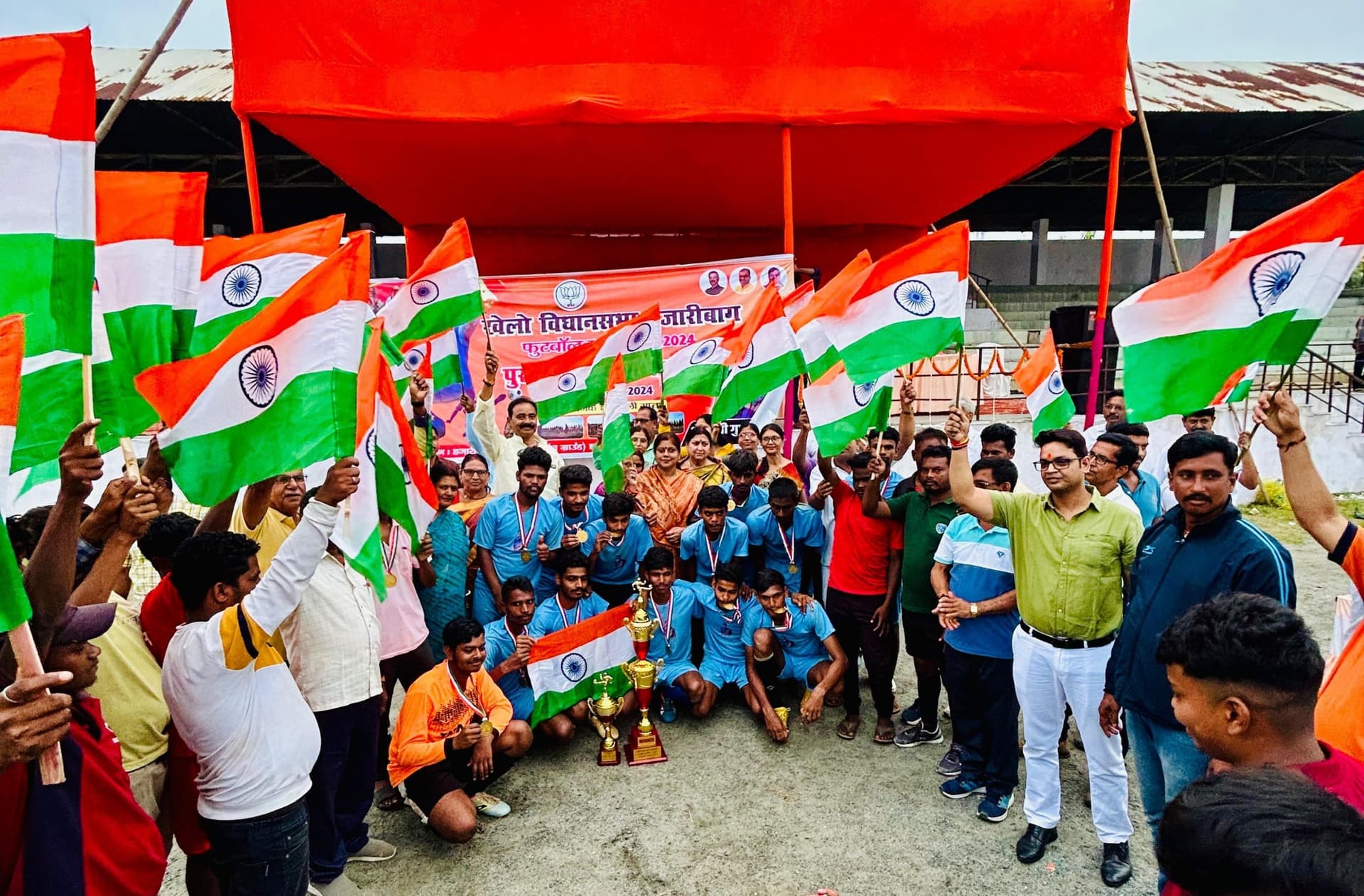 खेलो विस फुटबॉल मैच की विजेता बनी जिनगा टीम