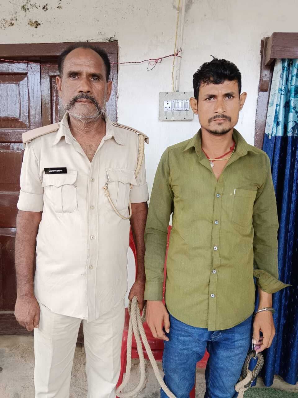 हथियार और जिंदा कारतूस के साथ युवक गिरफ्तार