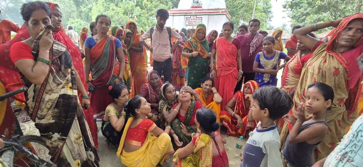 समाहरणालय में डिप्टेशन पर कार्यरत कर्मी का पोखर में मिला शव