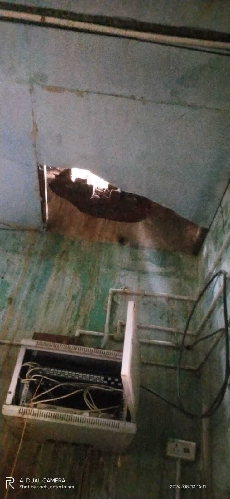 प्रायोगिक परीक्षा के दौरान भूगोल विभाग के छत की सीलिंग टूट कर गिरा