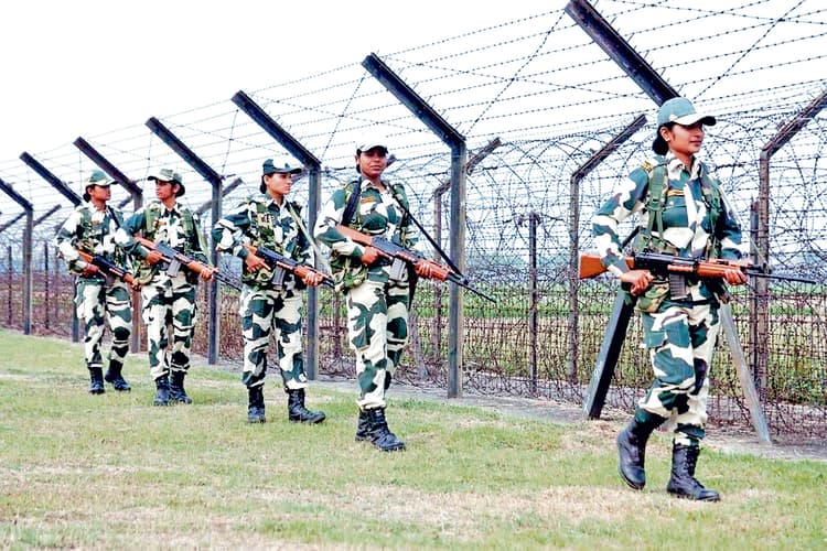 सुरक्षा की बागडोर संभालने में बीएसएफ की महिला प्रहरी भी पीछे नहीं