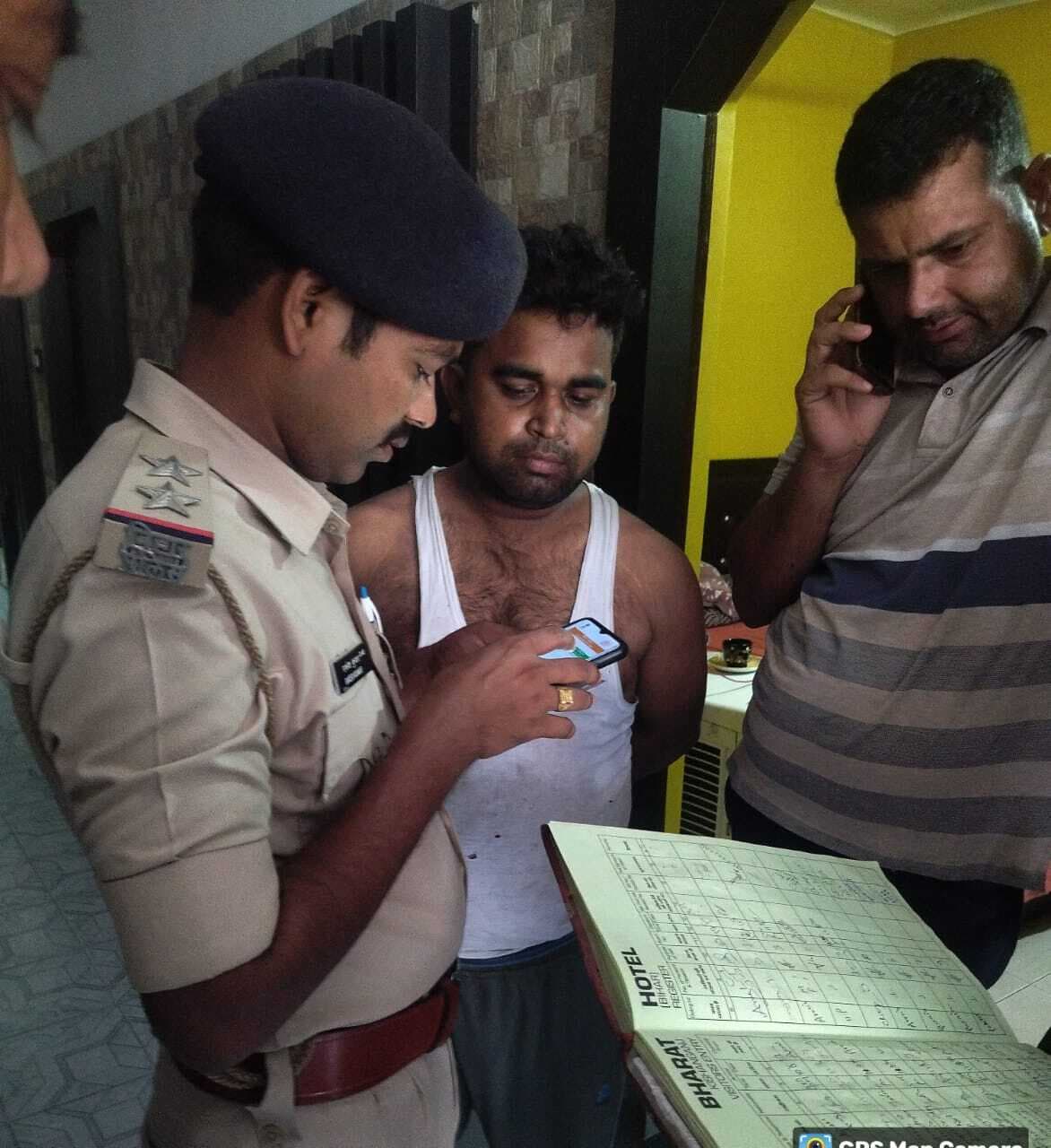 सुरक्षा के मद्देनजर शहर के विभिन्न होटलों में चला चेकिंग अभियान