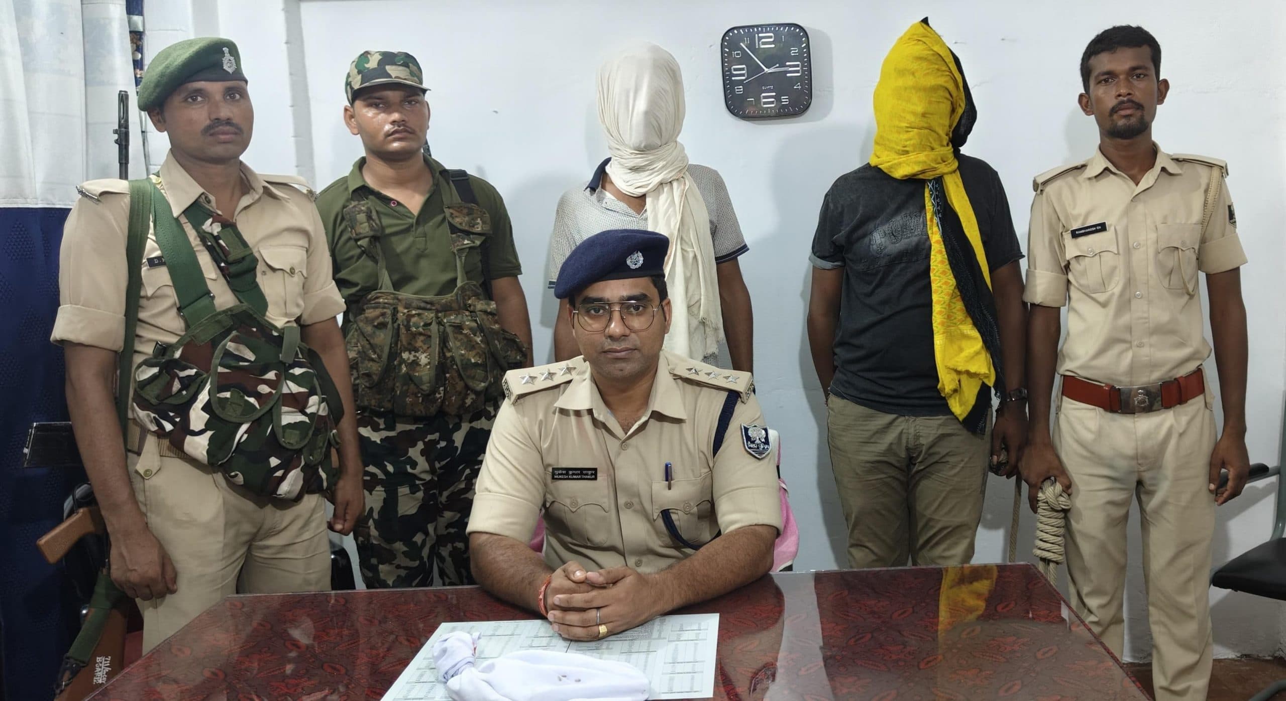 दियारा से दो बदमाश युवक हथियार व कारतूस के साथ गिरफ्तार