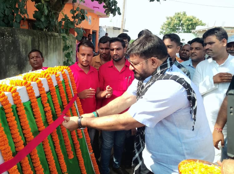 6.8 करोड़ की लागत से बनेगा करौं-ढीबा पथ : मंत्री