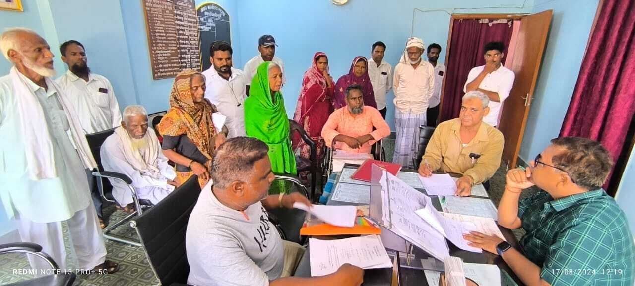 राजस्व न्यायालय के माध्यम से सीओ ने सुनी लोगों की समस्याएं