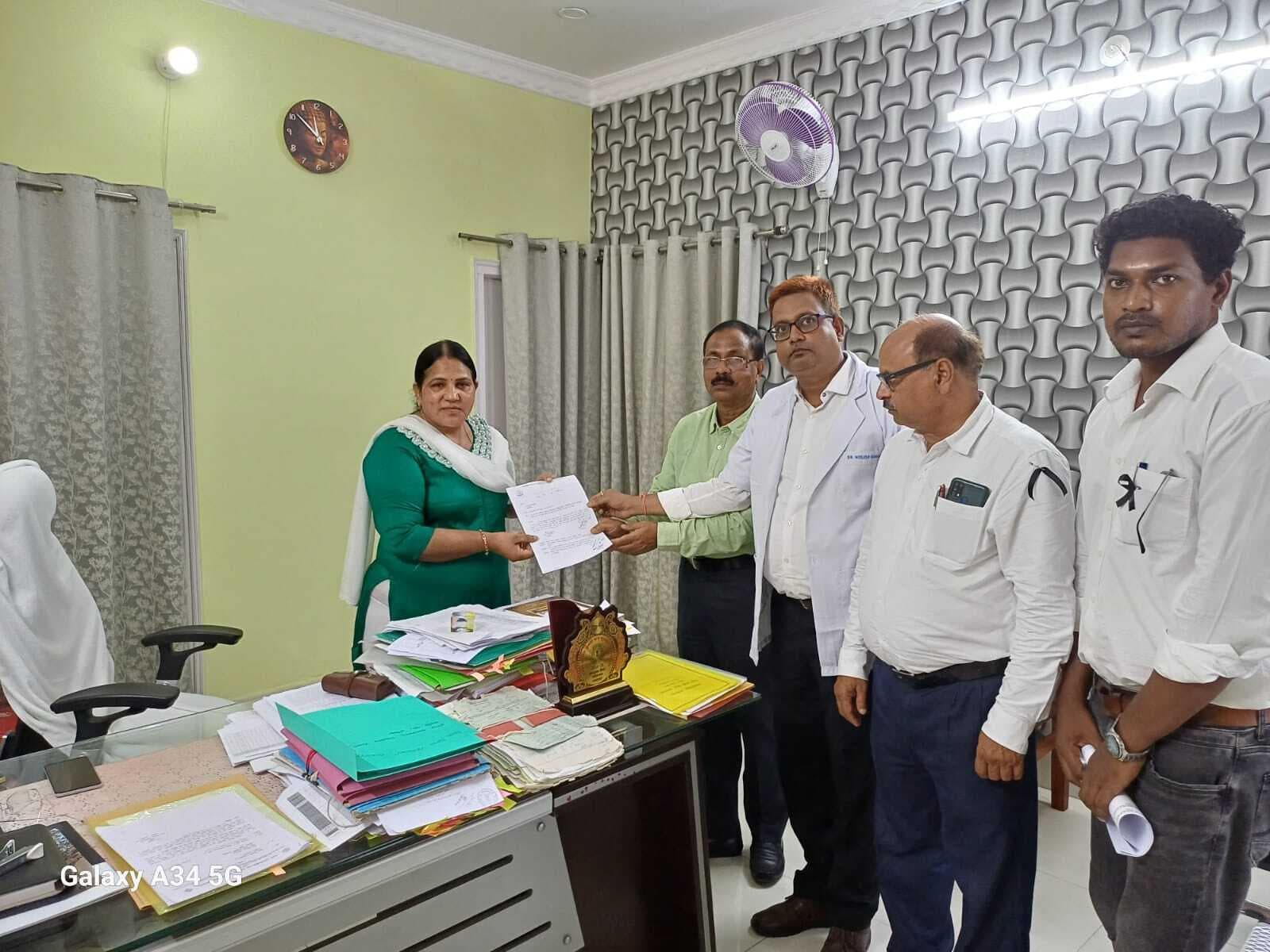 जिले भर के अस्पतालों में ओपीडी सेवा रही बाधित, सिर्फ इमरजेंसी रहा बहाल