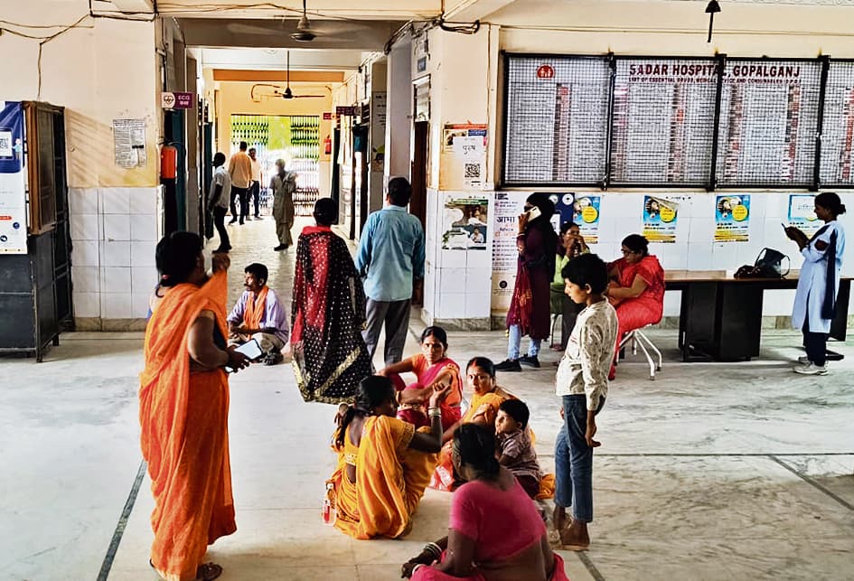 गोपालगंज में हड़ताल पर ””धरती के भगवान””, आफत में रही जान