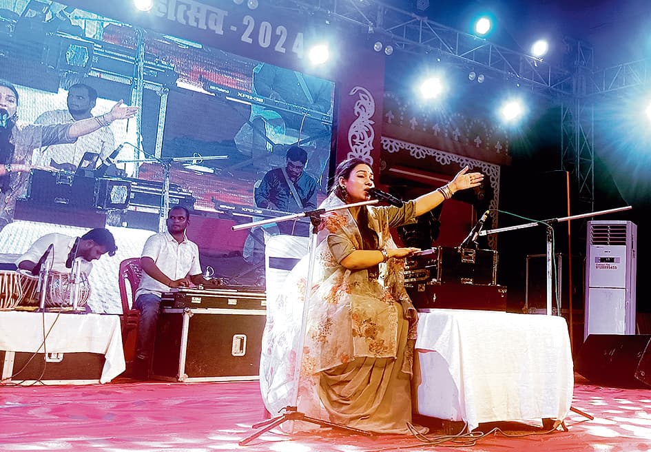 ऐसे लहरा के वो रू-ब-रू आ गये...