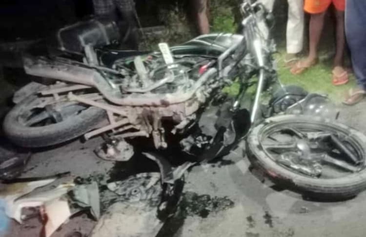 अनियंत्रित चार चक्का वाहन ने बाइक सवार को मारी ठोकर, गंभीर रूप से जख्मी