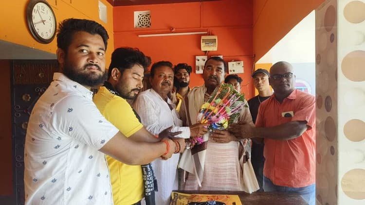 हथियार के बल पर पान मसाला कर्मी से 80 हजार व मोबाइल की लूट