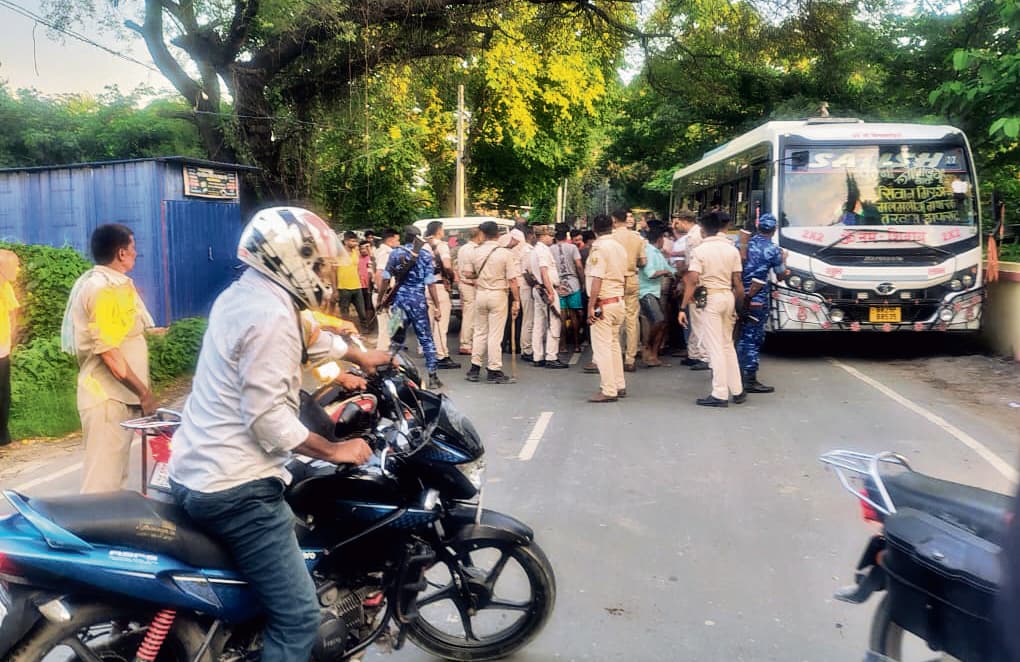 पुलिस से बचने के लिए नदी में कूदा शराब तस्कर, गयी जान