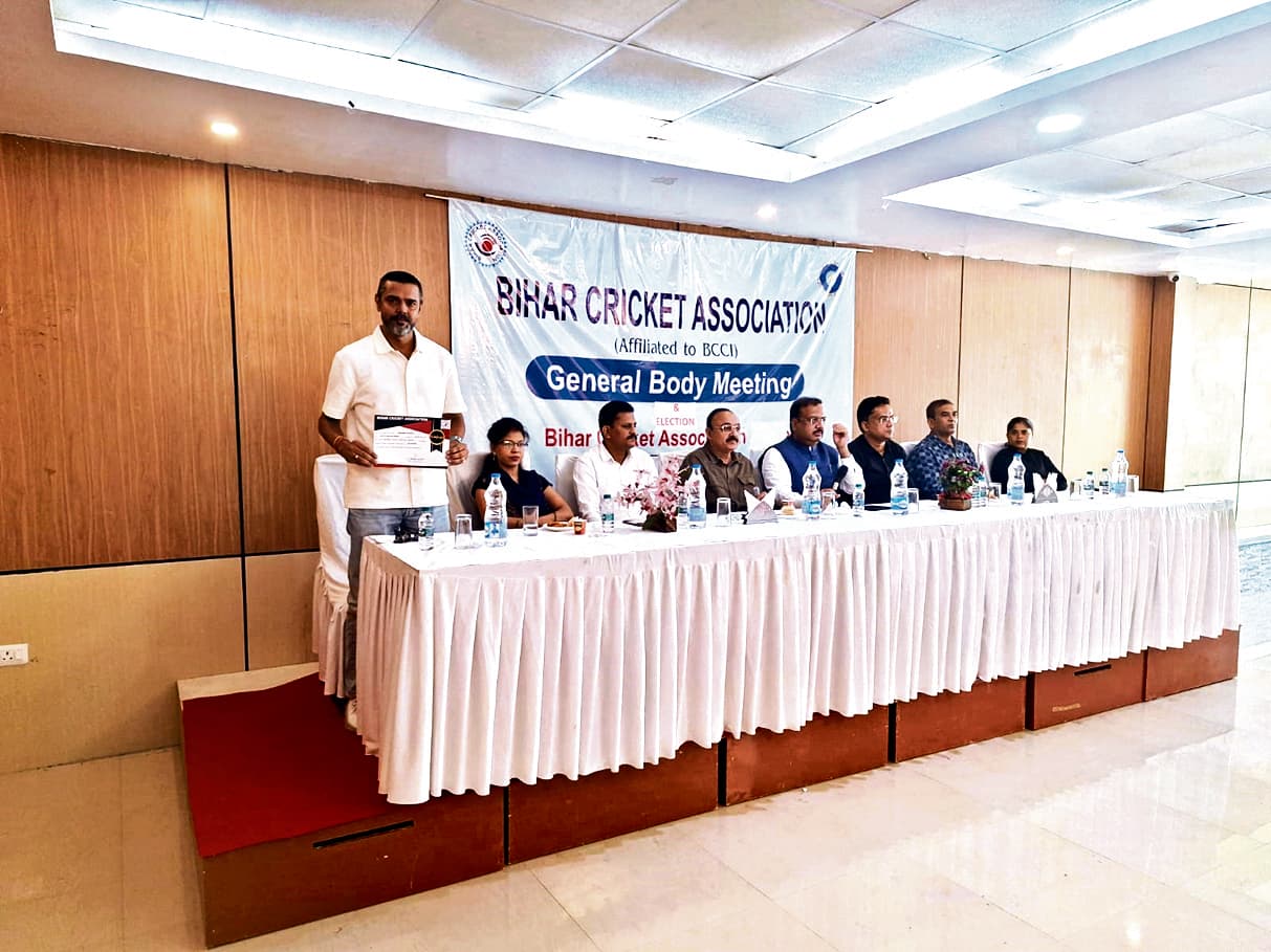 पांच लाख रुपये से जिलों में बनेंगे टर्फ विकेट