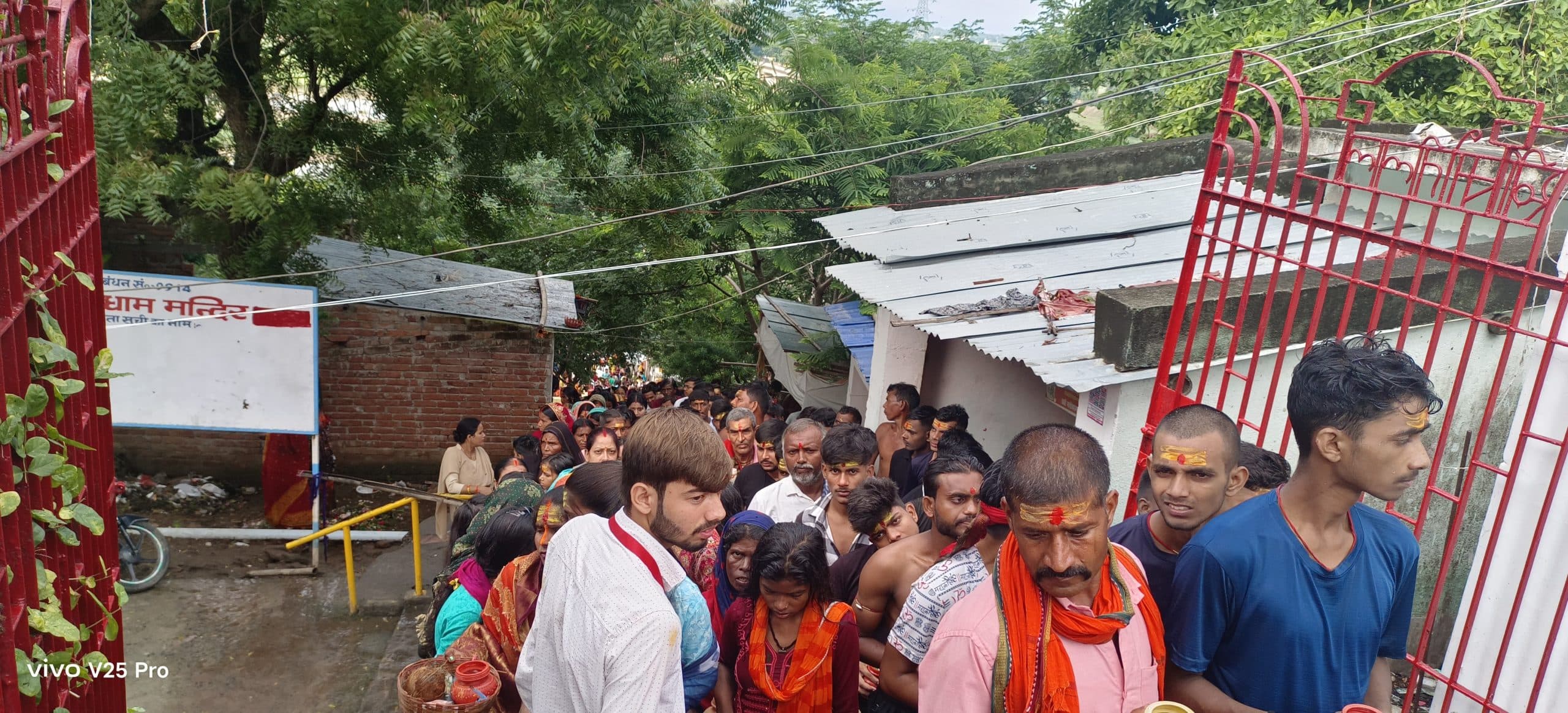 हर-हर महादेव के जयघोष से गूंजते रहे शिवालय